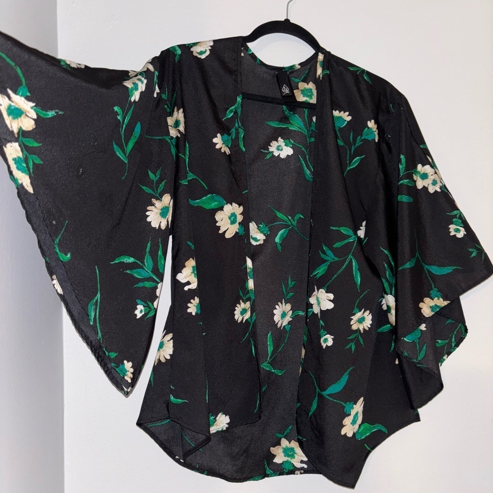 Floral Kimono with Wide Sleeves